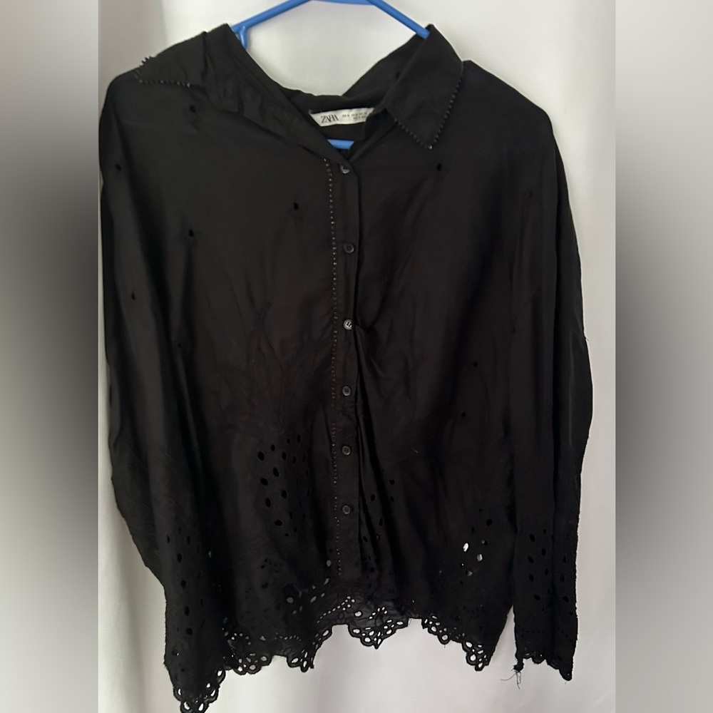 Zara embroidered eyelet Blouse